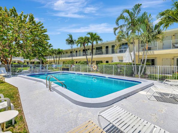 3201 SE 10th Street A8, Pompano Beach FL 33062
