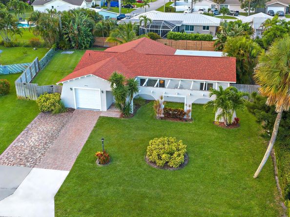 3931 Flag Drive, Palm Beach Gardens FL 33410