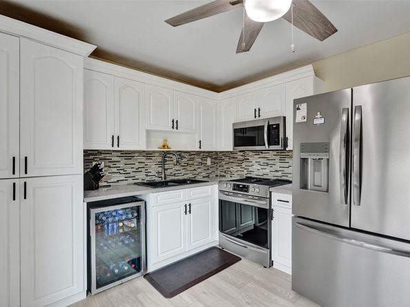 11103 NW 37th St, Sunrise FL 33351