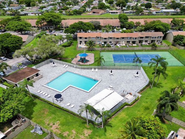 11103 NW 37th St, Sunrise FL 33351