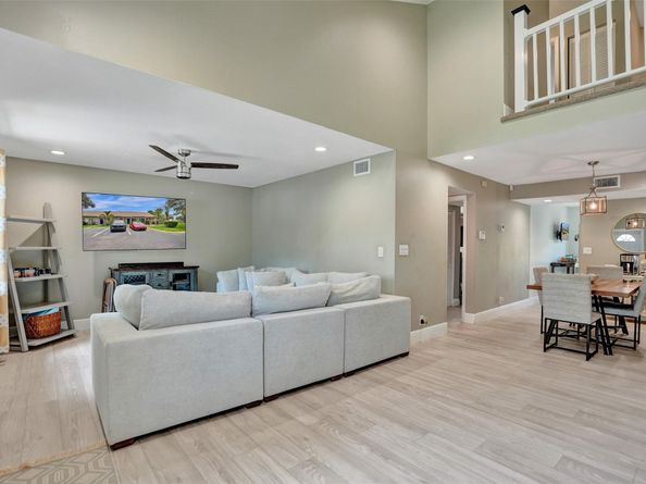 11103 NW 37th St, Sunrise FL 33351