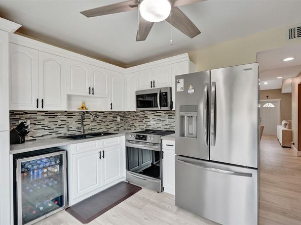 11103 NW 37th St, Sunrise FL 33351