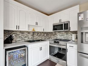 11103 NW 37th St, Sunrise FL 33351