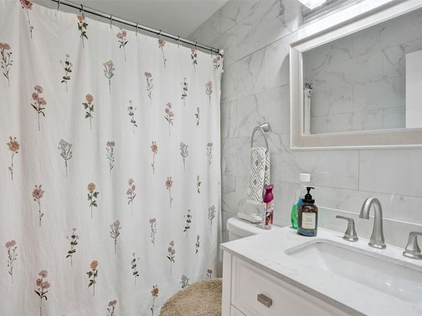 11103 NW 37th St, Sunrise FL 33351