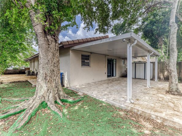 7971 NW 35th Ct, Coral Springs FL 33065