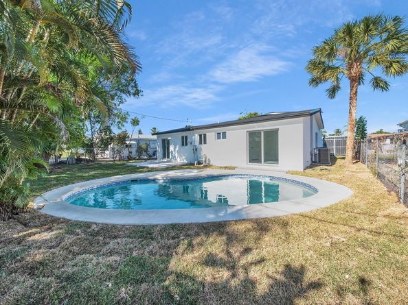 120 NE 57th Court, Oakland Park FL 33334