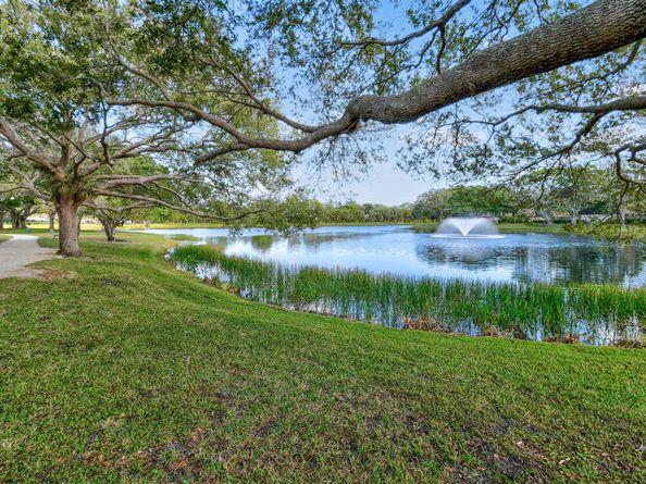 630 6th Terrace, Palm Beach Gardens FL 33418