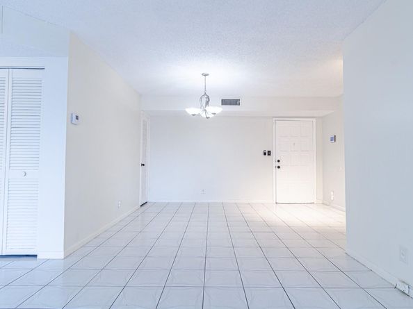 3280 Spanish Moss Ter 307, Lauderhill FL 33319