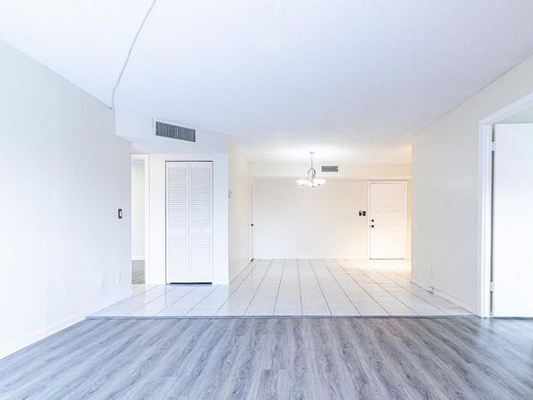 3280 Spanish Moss Ter 307, Lauderhill FL 33319