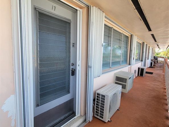 800 SW 11th Ave 17, Hallandale Beach FL 33009