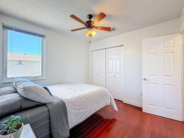 530 Radford Ter, Davie FL 33325