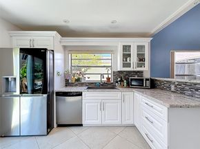 530 Radford Ter, Davie FL 33325
