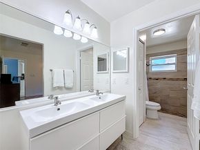 530 Radford Ter, Davie FL 33325