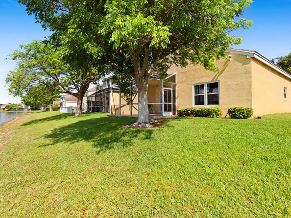154 Berenger Walk, Royal Palm Beach FL 33414