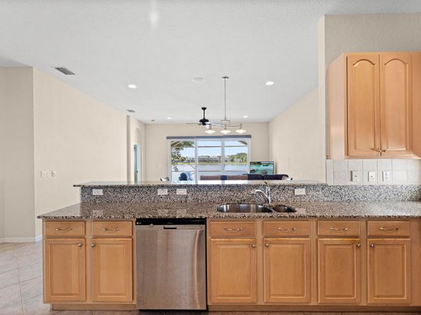 154 Berenger Walk, Royal Palm Beach FL 33414