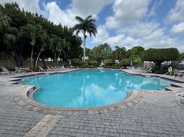 154 Berenger Walk, Royal Palm Beach FL 33414