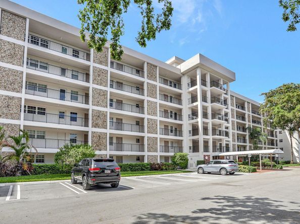 2751 N Palm Aire Drive 304, Pompano Beach FL 33069