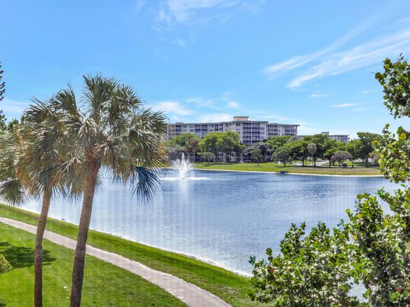 2751 N Palm Aire Drive 304, Pompano Beach FL 33069