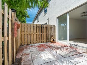 8244 Prestige Commons Dr, Tamarac FL 33321