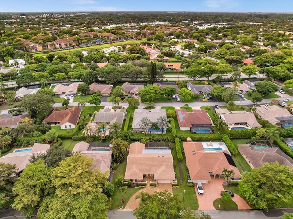 8640 NW 50th Dr, Coral Springs FL 33067