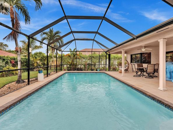 8640 NW 50th Dr, Coral Springs FL 33067