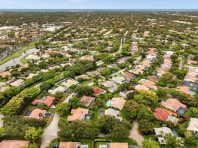 8640 NW 50th Dr, Coral Springs FL 33067