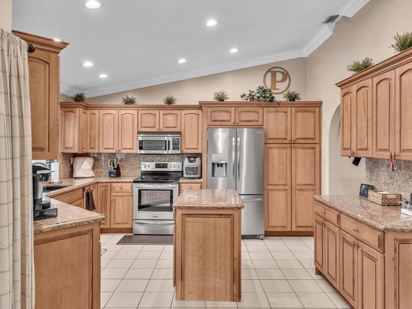 8640 NW 50th Dr, Coral Springs FL 33067