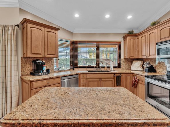 8640 NW 50th Dr, Coral Springs FL 33067