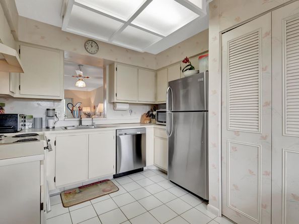 6585 Kensington Lane 307, Delray Beach FL 33446