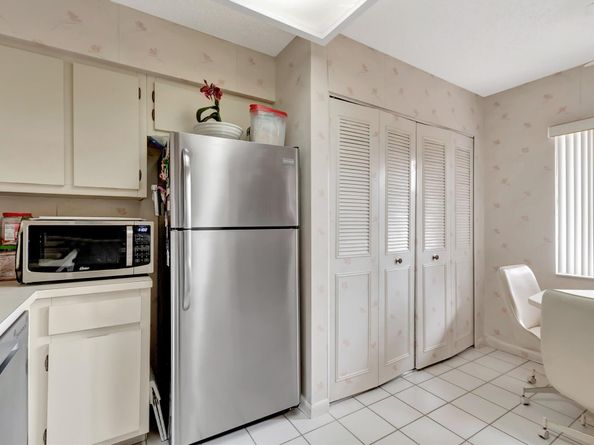 6585 Kensington Lane 307, Delray Beach FL 33446