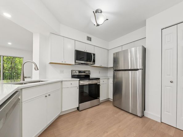 400 Scotia Drive 303, Hypoluxo FL 33462