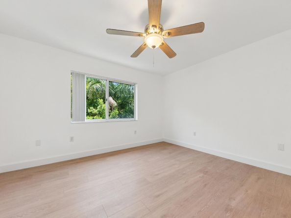 400 Scotia Drive 303, Hypoluxo FL 33462