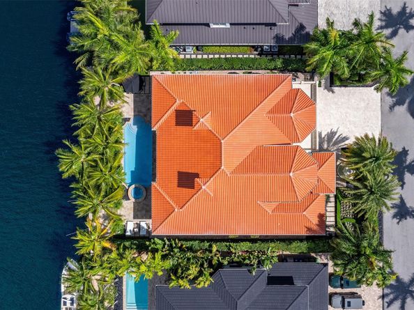 169 Fiesta Way, Fort Lauderdale FL 33301