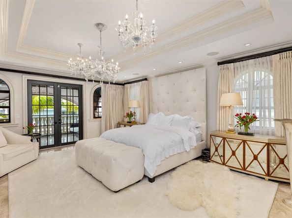 169 Fiesta Way, Fort Lauderdale FL 33301