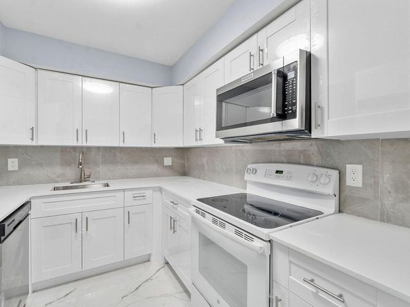 9960 Pineapple Tree Drive 107, Boynton Beach FL 33436