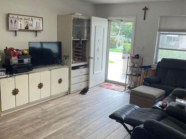 4401 NW 43 Avenue, Tamarac FL 33319
