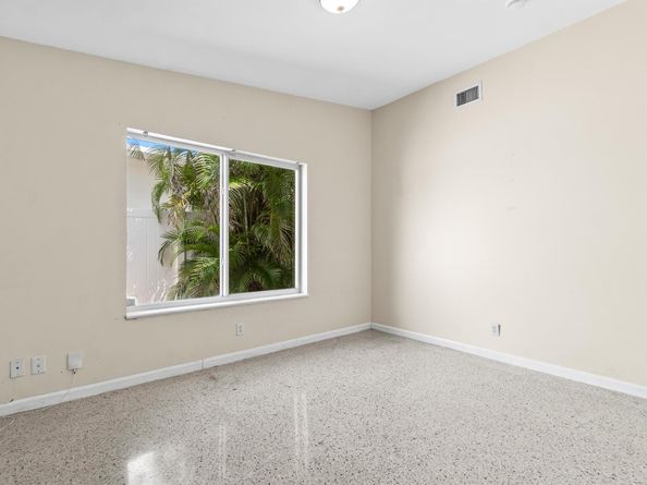 246 NE 10th Street, Delray Beach FL 33444