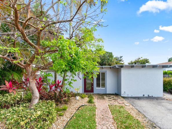 246 NE 10th Street, Delray Beach FL 33444