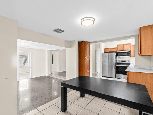 246 NE 10th Street, Delray Beach FL 33444