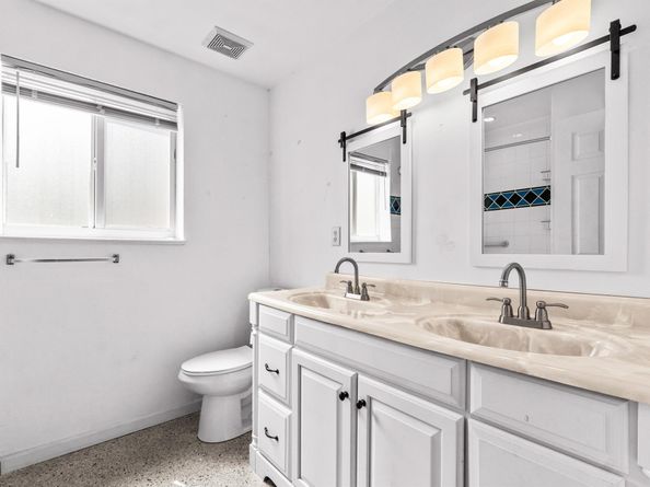 246 NE 10th Street, Delray Beach FL 33444