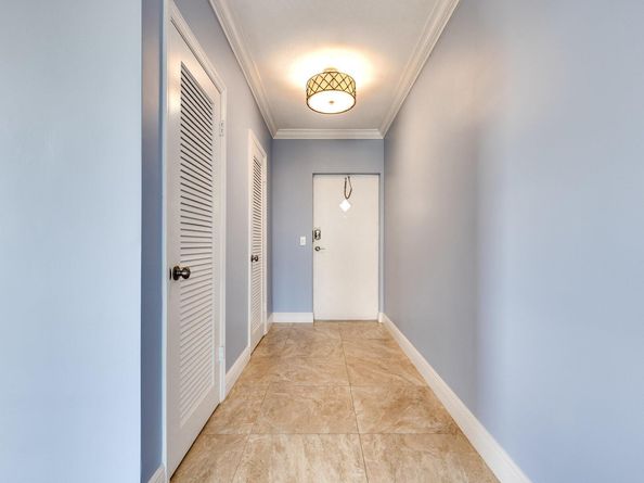 1 S Lakeside Drive C1, Lake Worth Beach FL 33460
