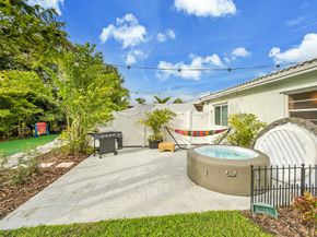 2135 NE 4th Way, Boca Raton FL 33431