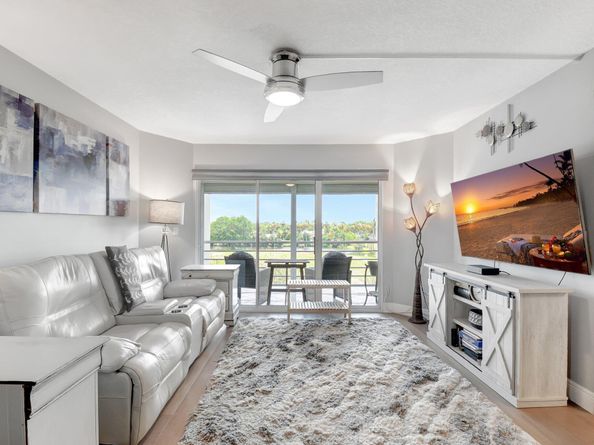 3871 Via Poinciana 505, Lake Worth FL 33467