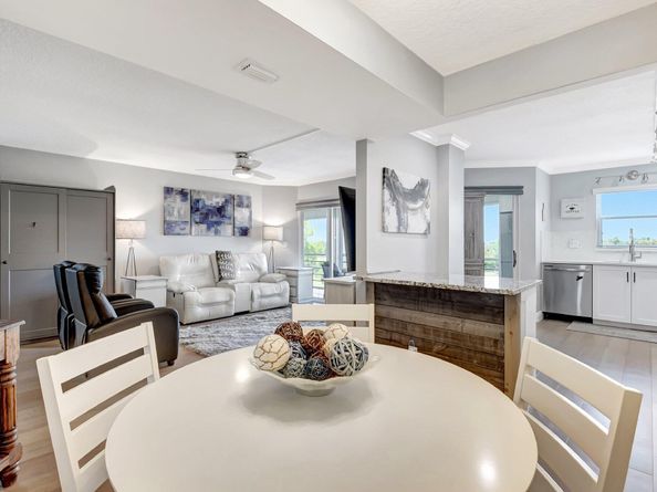 3871 Via Poinciana 505, Lake Worth FL 33467