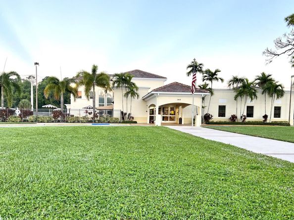 399 Sheffield Q, West Palm Beach FL 33417