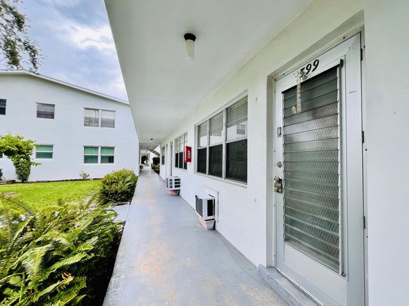 399 Sheffield Q, West Palm Beach FL 33417