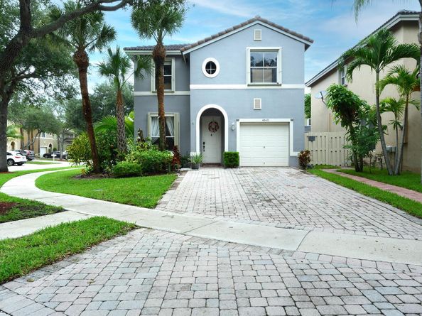 4043 Lake Tahoe Circle, West Palm Beach FL 33409