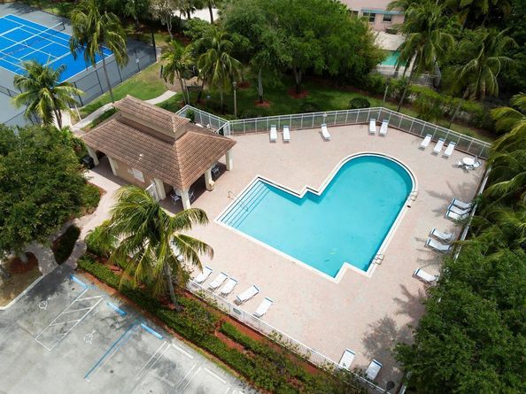 4043 Lake Tahoe Circle, West Palm Beach FL 33409