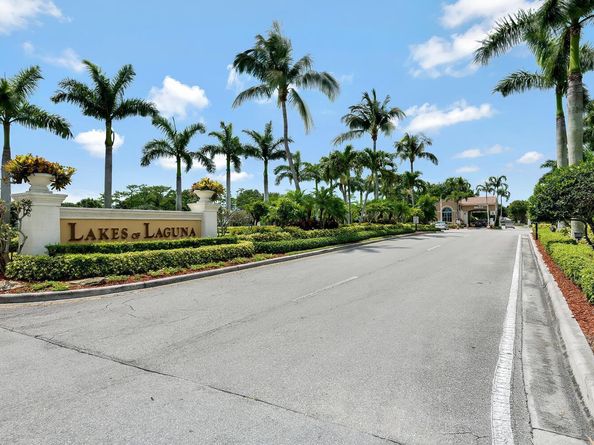4043 Lake Tahoe Circle, West Palm Beach FL 33409