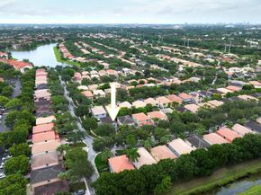 4043 Lake Tahoe Circle, West Palm Beach FL 33409